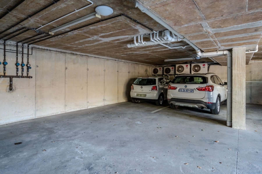 2 Bedroom Property for Sale in Green Point Western Cape